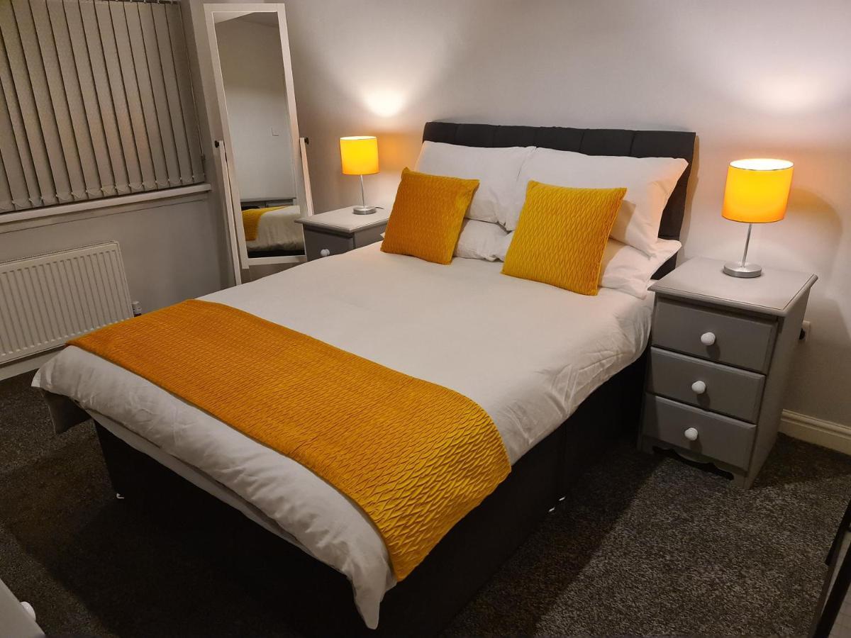 Дом отдыха Whole House - 4 Bedrooms - Parking - Sleeps 8 Бирмингем