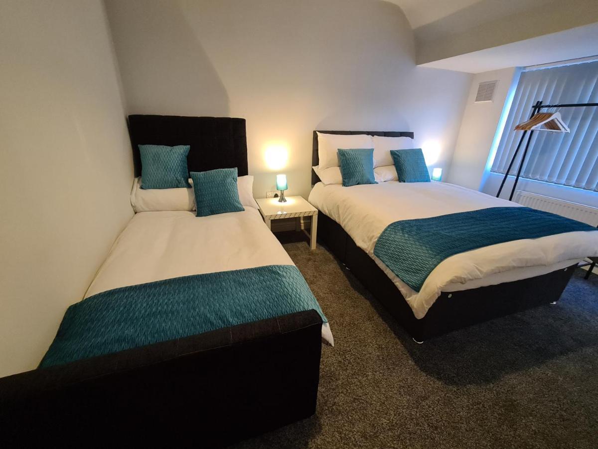 Дом отдыха Whole House - 4 Bedrooms - Parking - Sleeps 8 *