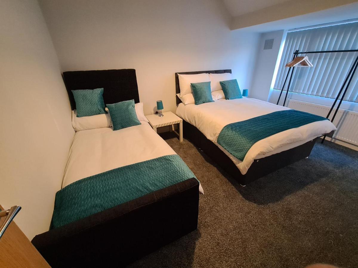 Whole House - 4 Bedrooms - Parking - Sleeps 8 Дом отдыха *