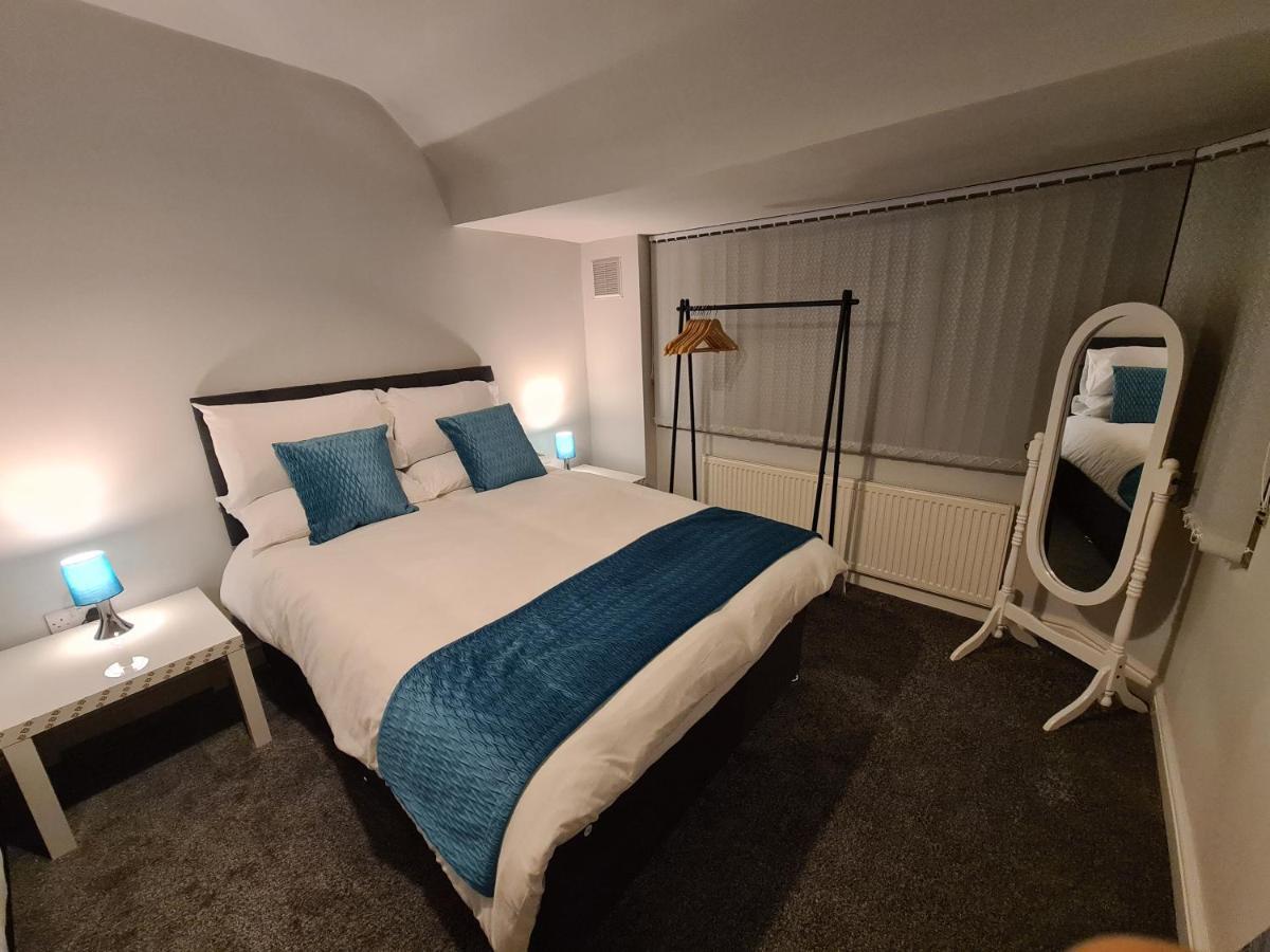 Whole House - 4 Bedrooms - Parking - Sleeps 8 Бирмингем