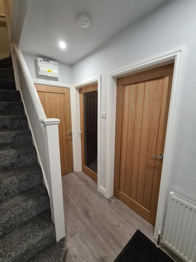 Дом отдыха Whole House - 4 Bedrooms - Parking - Sleeps 8 Бирмингем