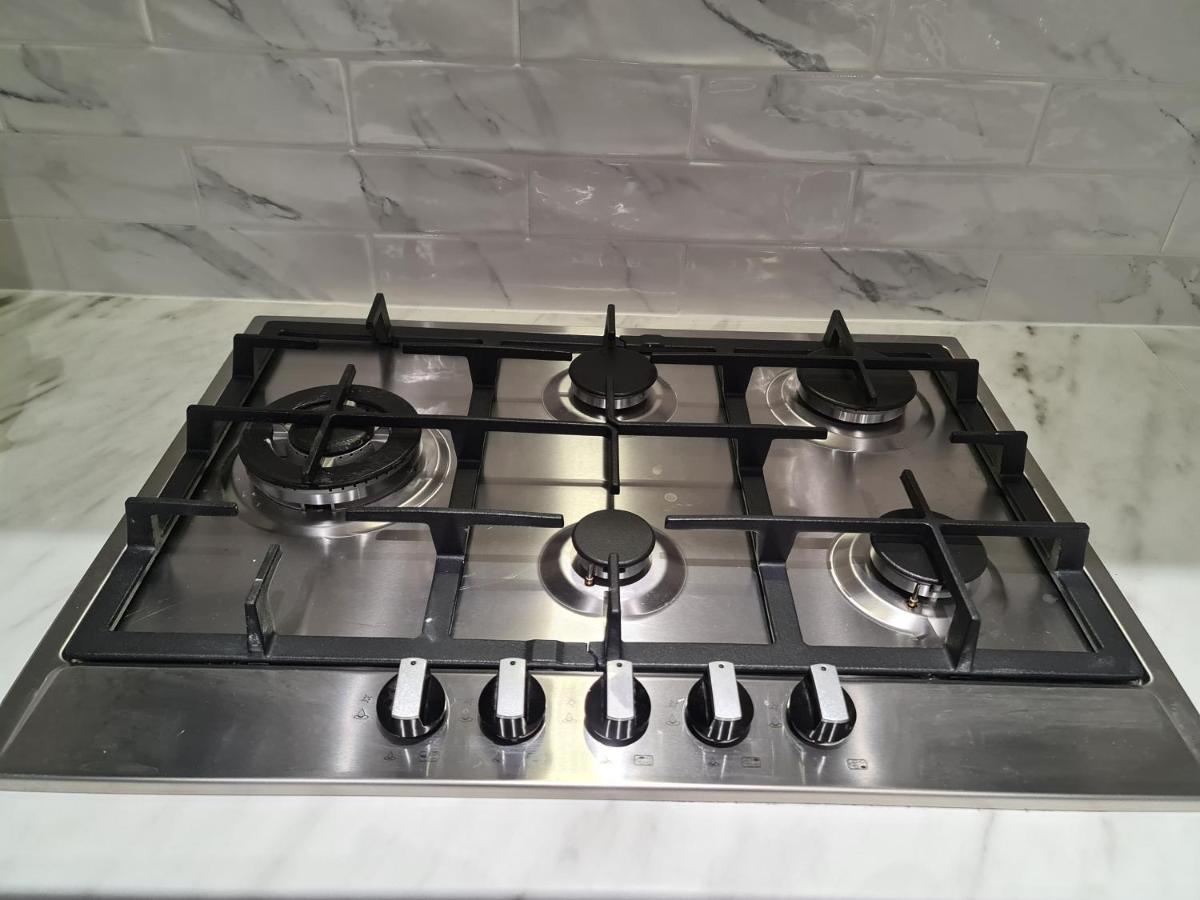 Whole House - 4 Bedrooms - Parking - Sleeps 8 * Birmingham